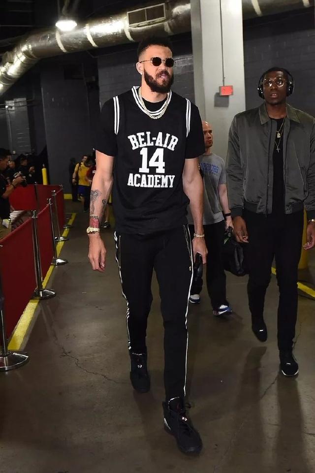 迪洛伦佐：德布劳内是笔重要的引援，他刚来时我们都很好奇他（迪洛伦佐：德布劳内是关键引援，初来时全队对他充满好奇）