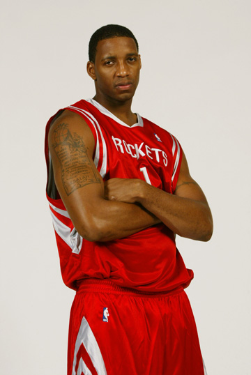 尤文vs卡利亚里首发：弗拉霍维奇领衔！伊尔迪兹、小图拉姆在列（尤文对阵卡利亚里首发出炉：弗拉霍维奇挂帅，伊尔迪兹、小图拉姆入选）