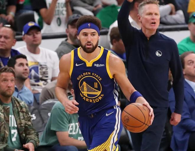 快船队记：伦纳德在今天的比赛中仍将受到出场时间限制（快船记者：莱昂纳德今日出场时间仍将受限）