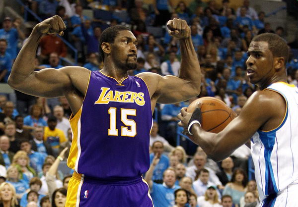 迈阿密跳舞庆祝夺冠，小贝兴奋舞动、梅西&德保罗有些局促（迈阿密夺冠后全队舞动庆典：小贝热情起舞，梅西与德保罗略显拘谨）