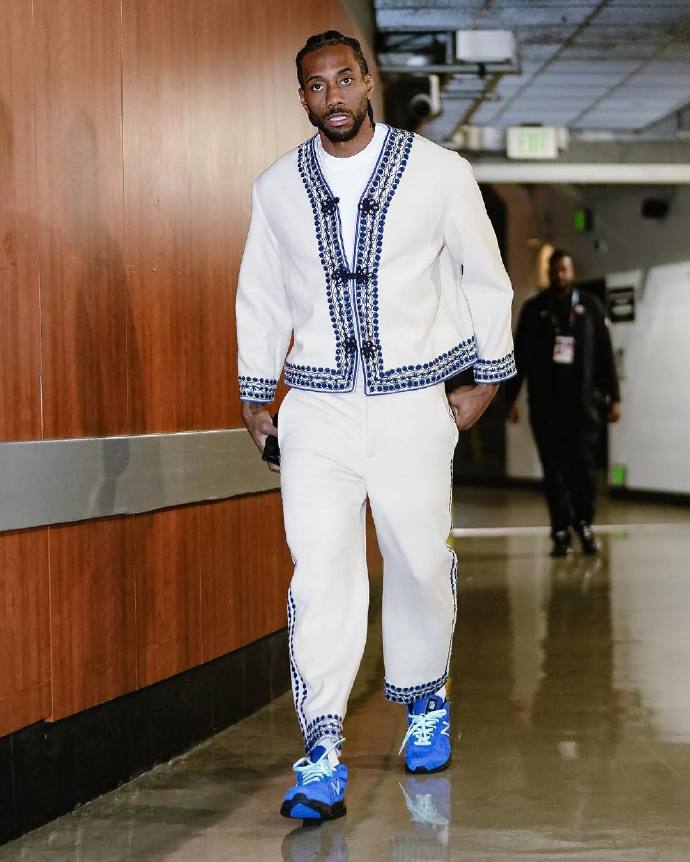 梅西：我们是冠军！感谢阿尔巴和布斯克茨在这段冒险中陪伴我（梅西：冠军属于我们！感谢阿尔巴与布斯克茨一路相伴）