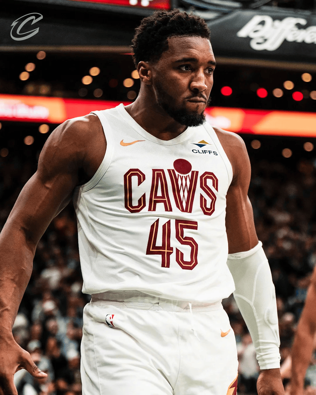 28290分破纪录！哈登总得分正式超越安东尼 升至NBA历史第十位（哈登生涯总得分达28290分 超越安东尼升至NBA历史得分榜第10位）